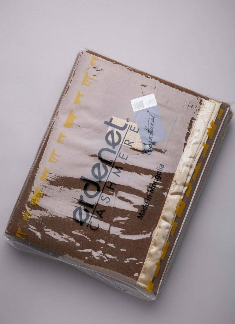 Mongulai - Wholesale Throw Blanket - Woven Brown Camel Wool Blanket1