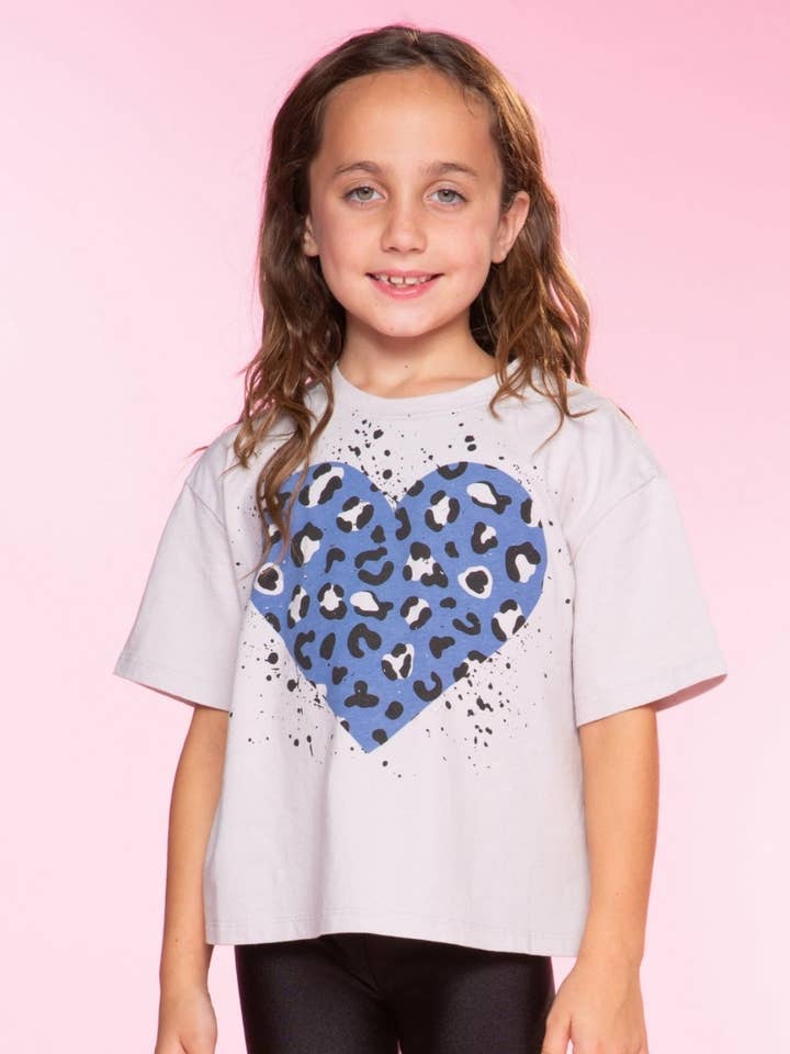 T-shirt en coton lavé à épaules tombantes. pour la vente par PixieLane