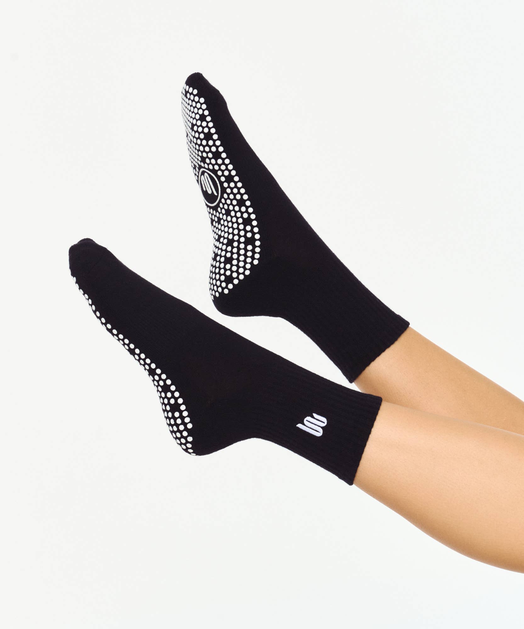 MoveActive - Wholesale Socks – Women's - Crew Non Slip Grip Socks - MoveActive Black