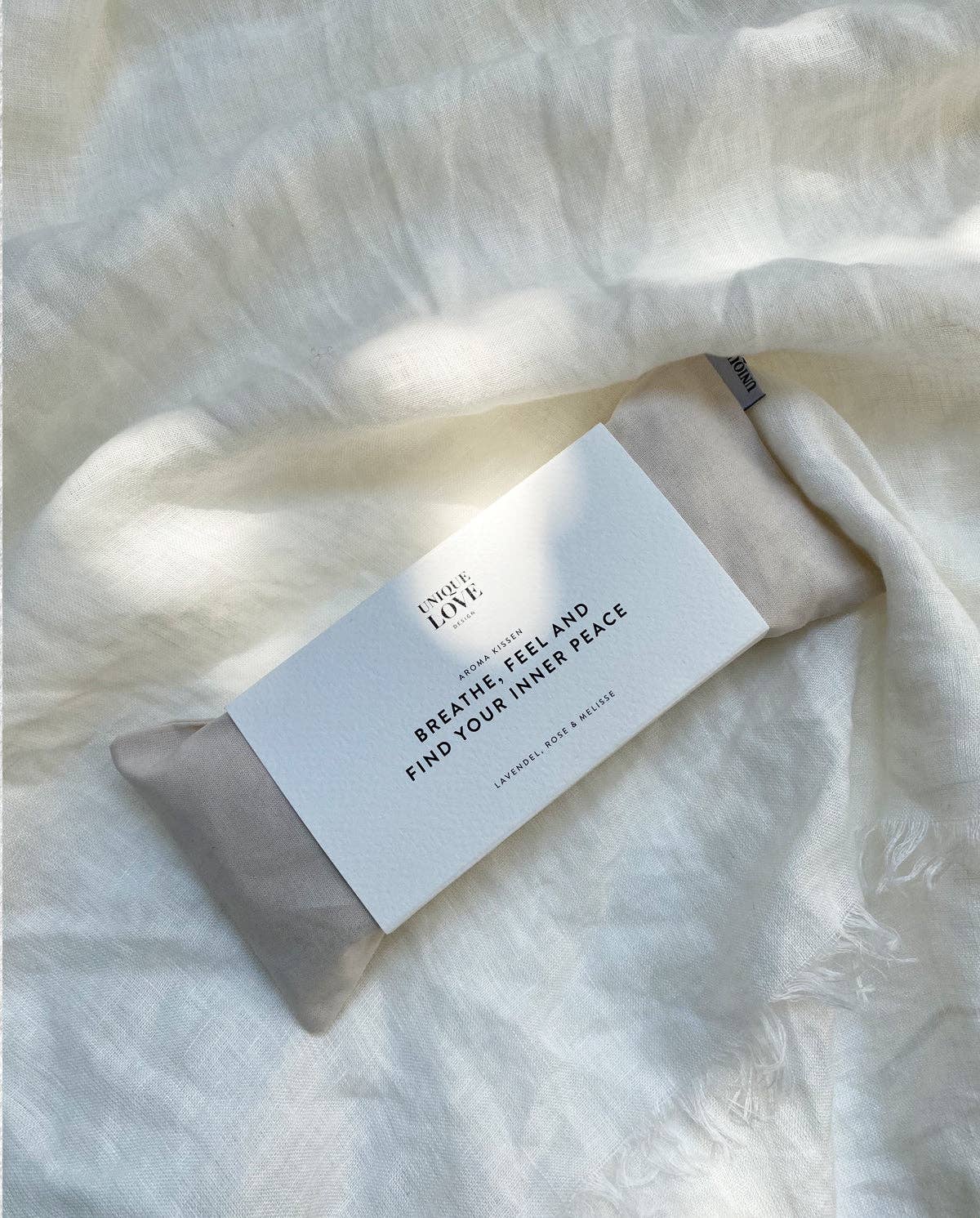 UNIQUE LOVE Design – Engroshandel Spa-/terapipude – Find din indre ro aroma-øjenpude i naturlig creme8