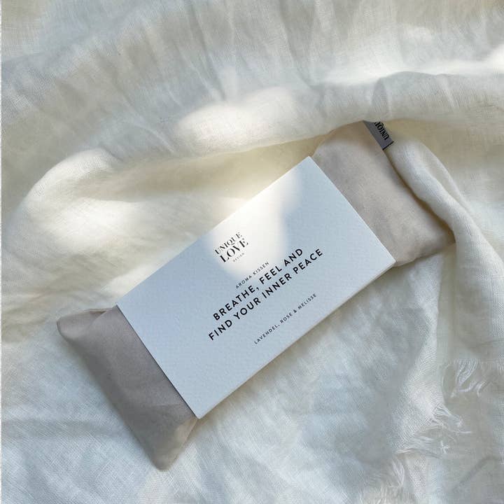 UNIQUE LOVE Design – Engroshandel Spa-/terapipude – Find din indre ro aroma-øjenpude i naturlig creme8