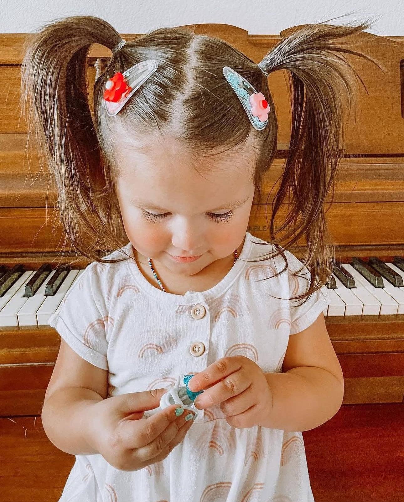 Eggy Cakes - Wholesale Hair Clip - Kids - Flower Confetti Shaker Hair Clips3