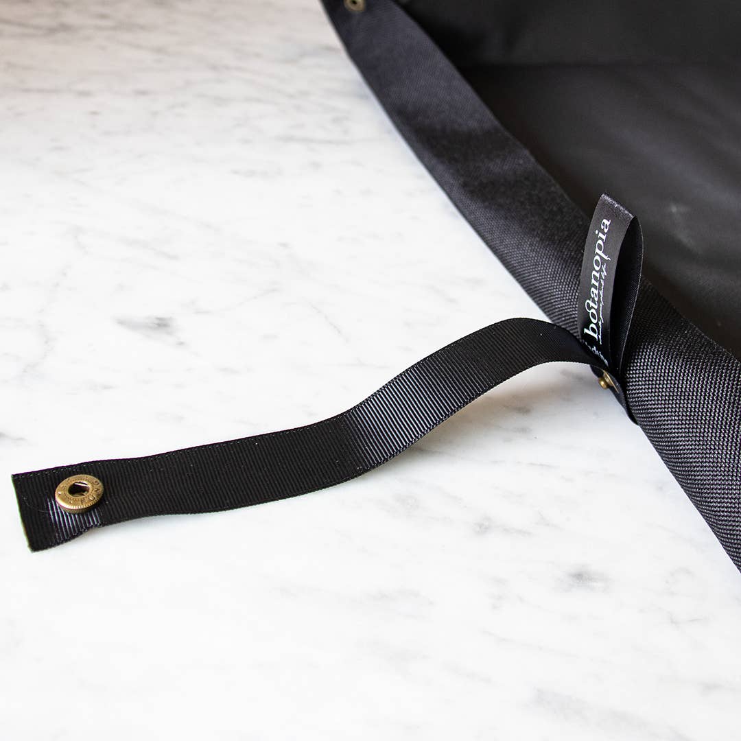 Botanopia - gifts , decor and cards for plant lovers - Wholesale Garden Tool - Potting tarp for urban gardening0