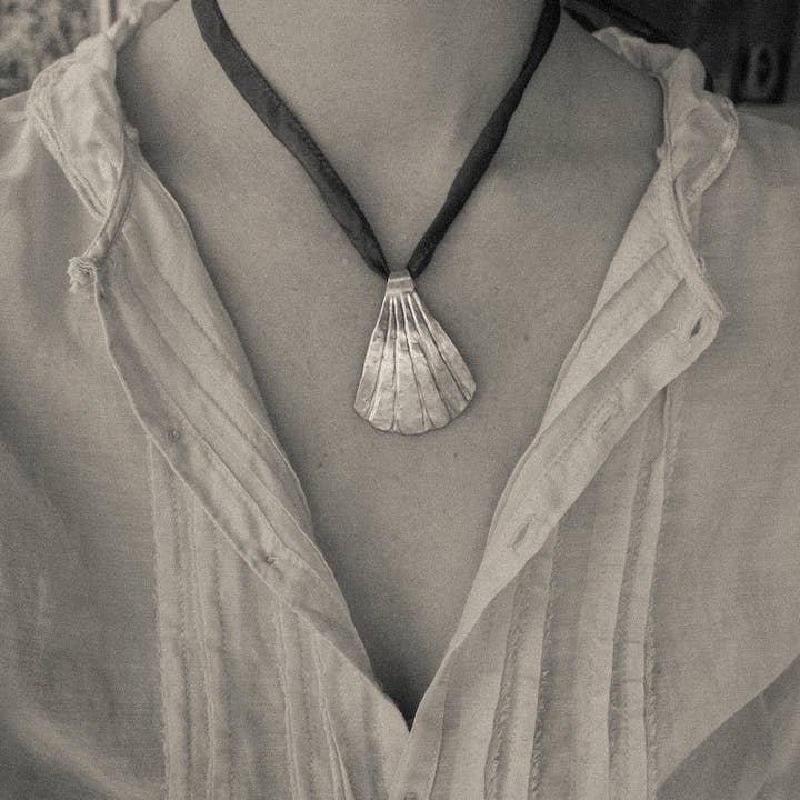 AVILLA - Wholesale Pendant/Charm Necklace - Grande MAR Pendant1