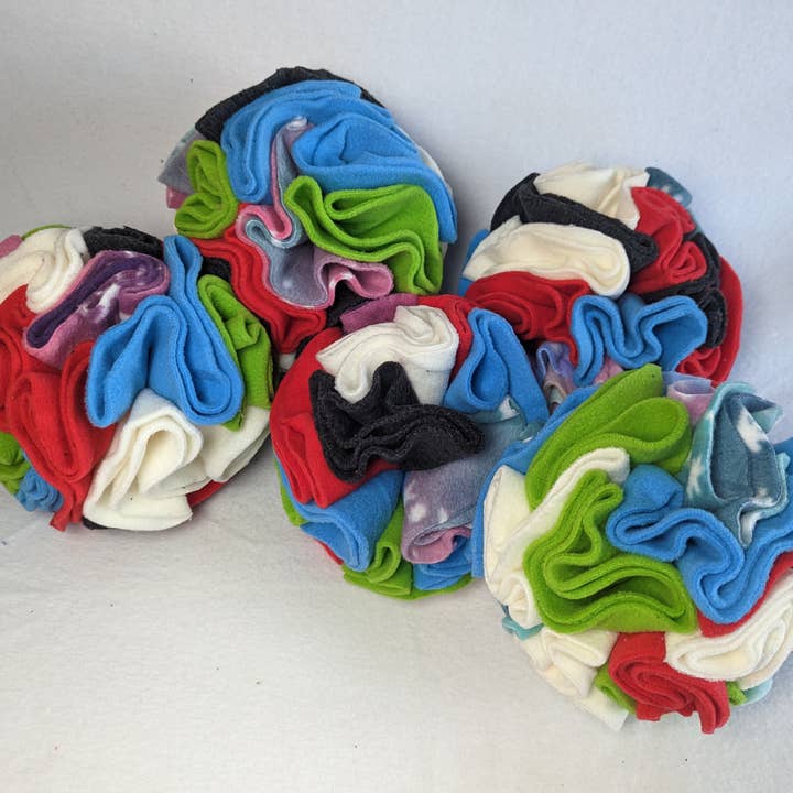 Superb Snuffles - Wholesale Pet Toy - Cat/Dog - Snuffle Ball Mini1