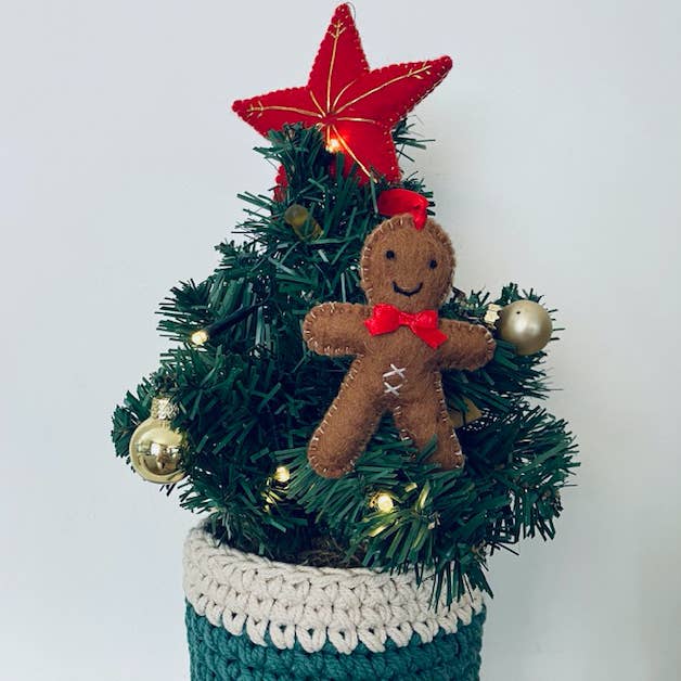 Luna-Leena - handmade in Nepal - Wholesale Ornament - gingerbread man pendant brown - wool felt - handmade in Nepal1