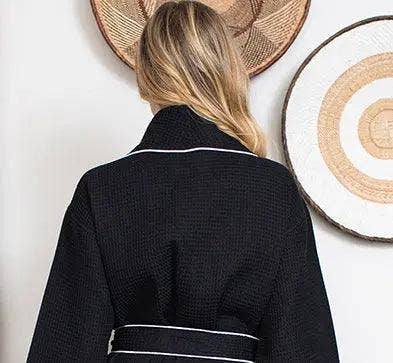 Lotus Linen – Engroshandel Morgenkåbe - Dame – Kvinders lette badekåbe med waffle-tekstur og kantbånd – spa-komfort10