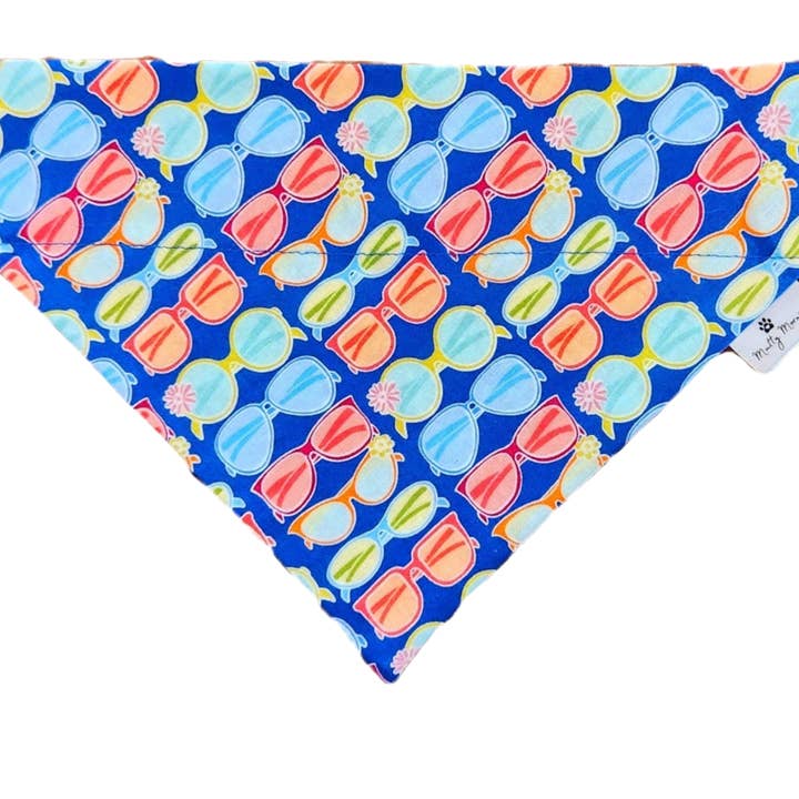 Bandana pour animaux de compagnie "Beach Shades" pour la vente par Mutty Mornings