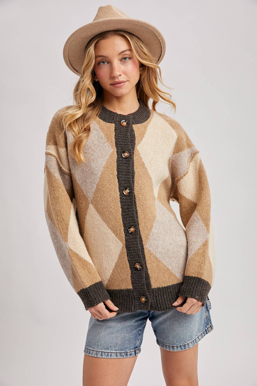 COMBO LATTE CARDIGAN EN MAILLE ARGYLE À BOUTONS en vente sur Faire7