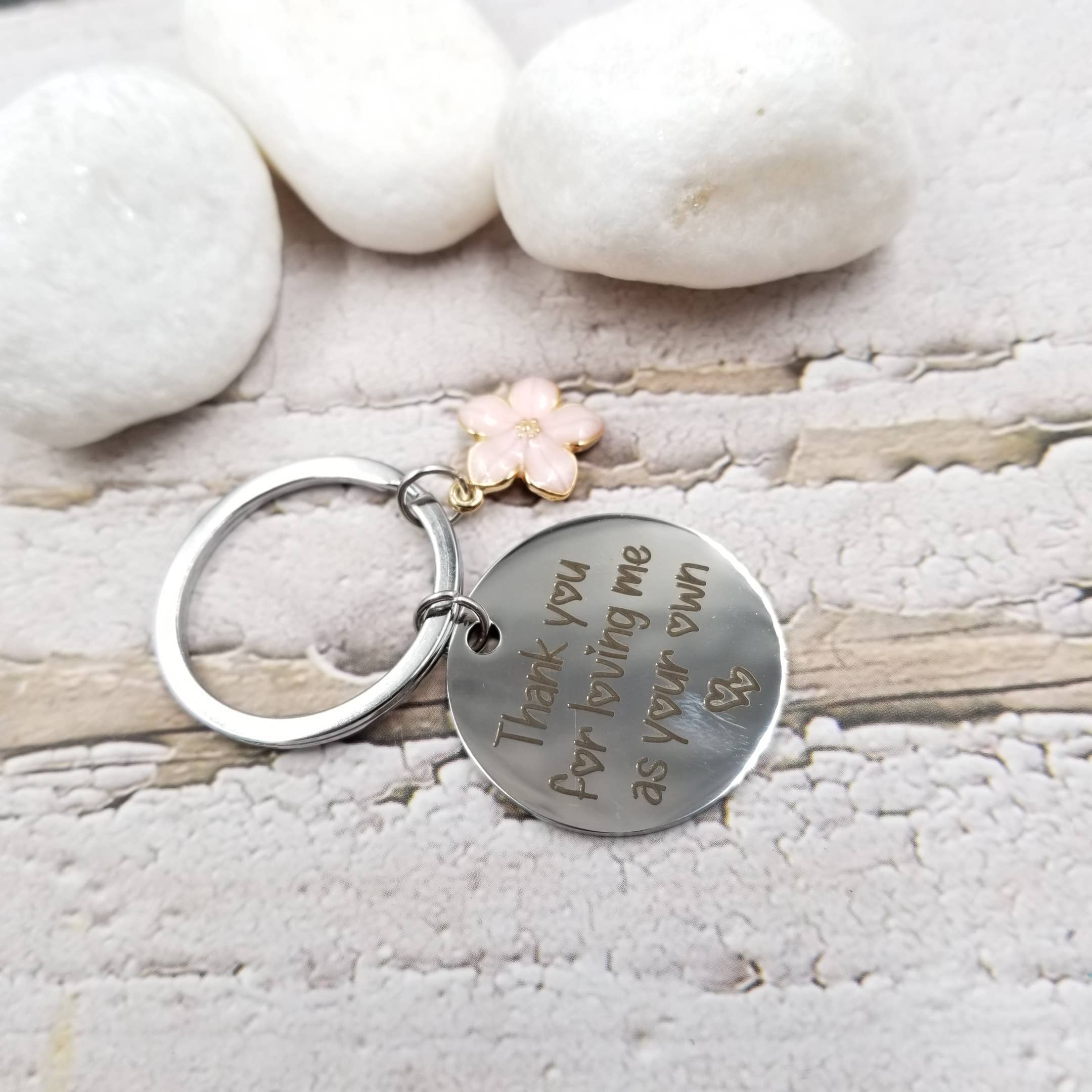 Treasure Wholesale – wholesale Keychain – Women's – Mother'S Day Carved Letter Flower Keychain0