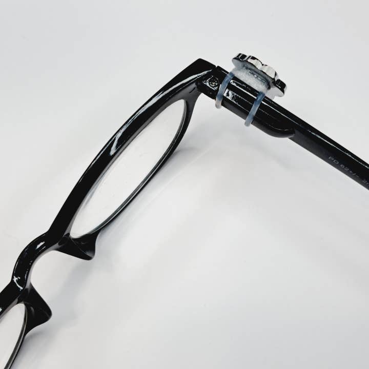 Cork and Charm - Wholesale Eyewear cases & holders – Women's - I Heart Love Dogs Gold Plated Enamel EyeDeco3