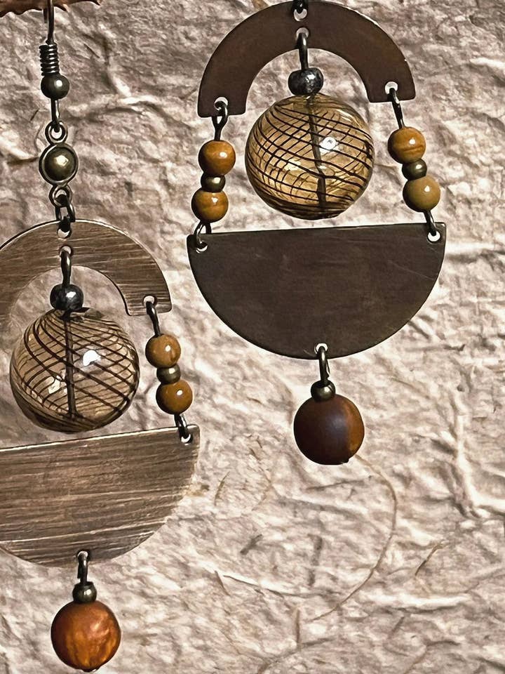 Pendientes Crescent & Terra Pendientes de madera con aroma de media luna para venta al por mayor de Soulfulearthcraft