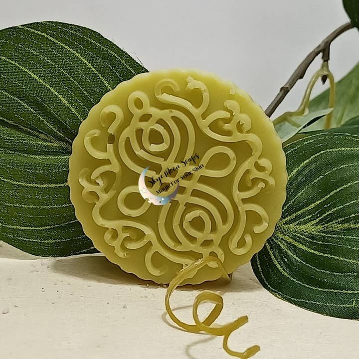 Barre de lotion à la vanille et aux framboises noires pour la vente par Skye Moon Soaps