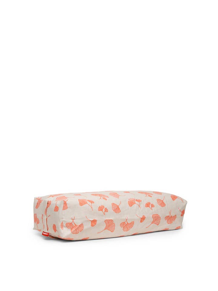 collab de traversins restaurateurs en lin pour la vente par b, halfmoon