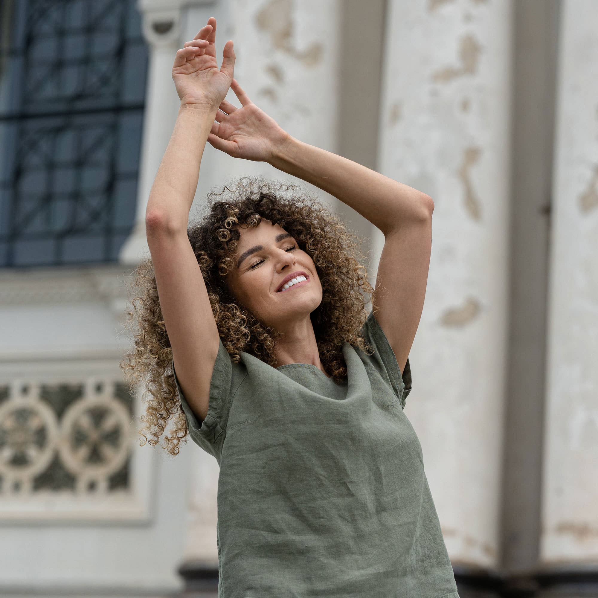 menique - Wholesale T-shirt (Zonder tekening) - Dames - Linnen shirt met korte mouwen Emma - casual klassiek linnen t-shirt2