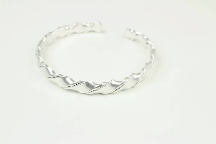 Accessoires by KHB - Wholesale Bangle Bracelet - bracelet with stretch band in silver1