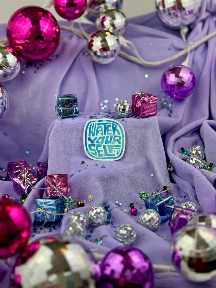 Autocollant vinyle Water Yourself pour la vente par Anna Parade