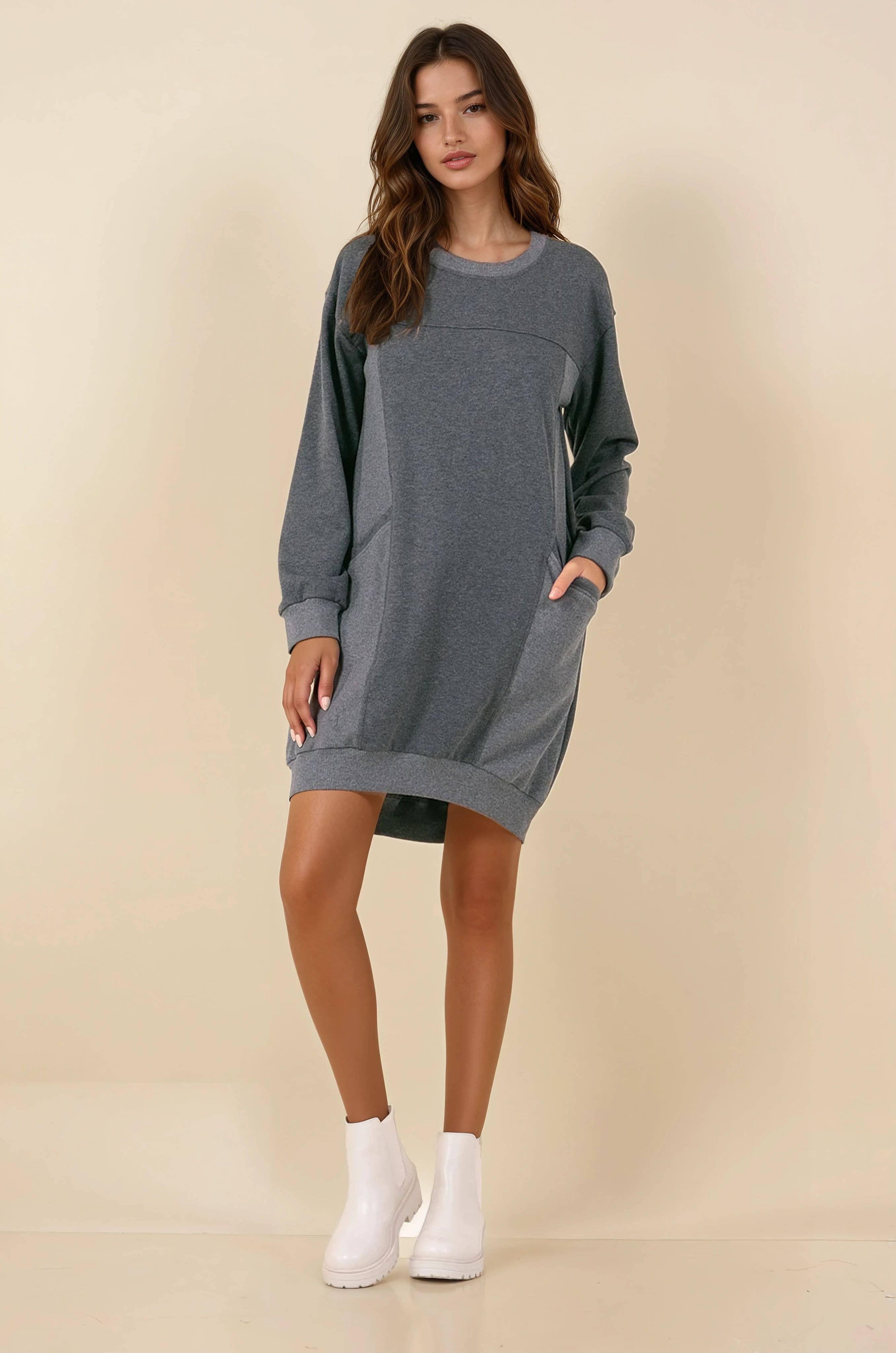 Doe and Rae – Großhandel Kleid – Damen – Hi-Lo Minikleid aus geripptem French Terry in Kontrast - 27865D9