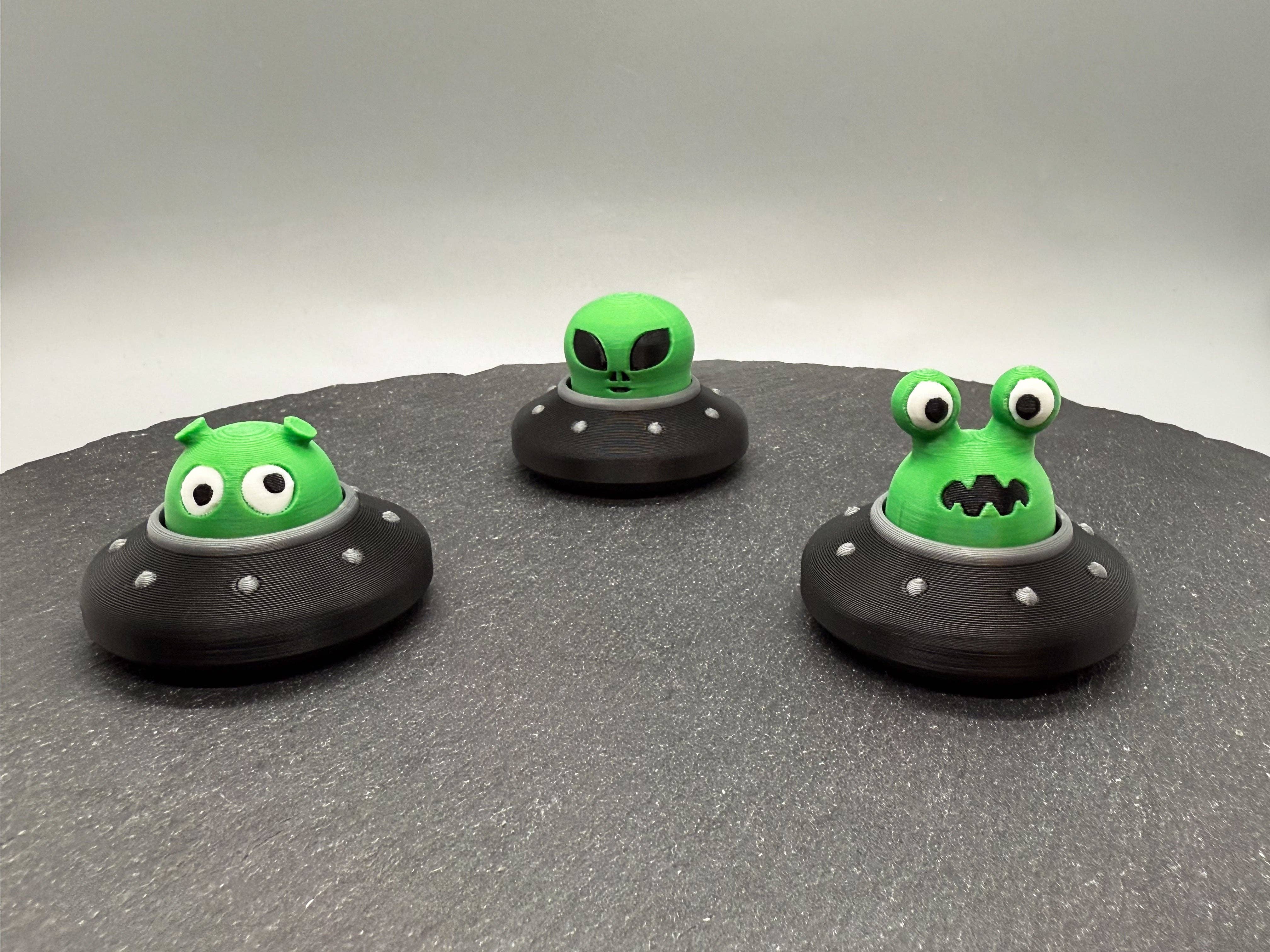 3DHotShop - Wholesale Fidget Toy - Kids - Alien Clicker/Spinner3