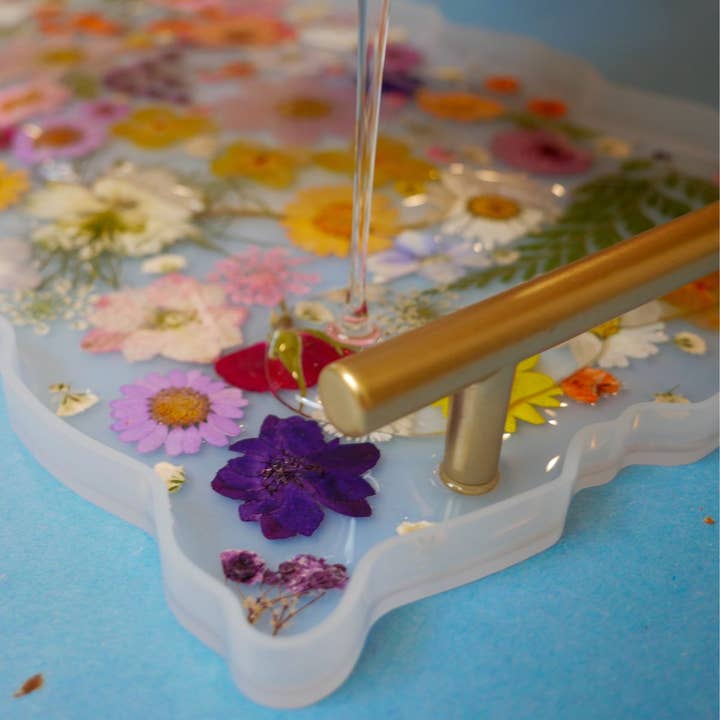 Adults & Crafts - Wholesale DIY Craft Kit - Floral Resin Serving Tray Craft Kit7