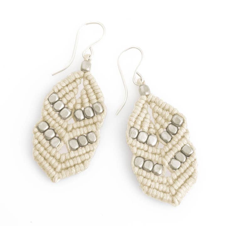 Boucles d'oreilles pendantes à chevrons | pour la vente par Corda