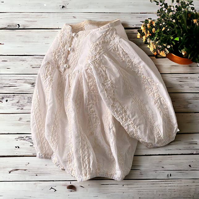 Annie & Charles – wholesale Bodysuit (non-footed) – Baby – Annie & Charles® organic cotton bodysuit with embroidery0