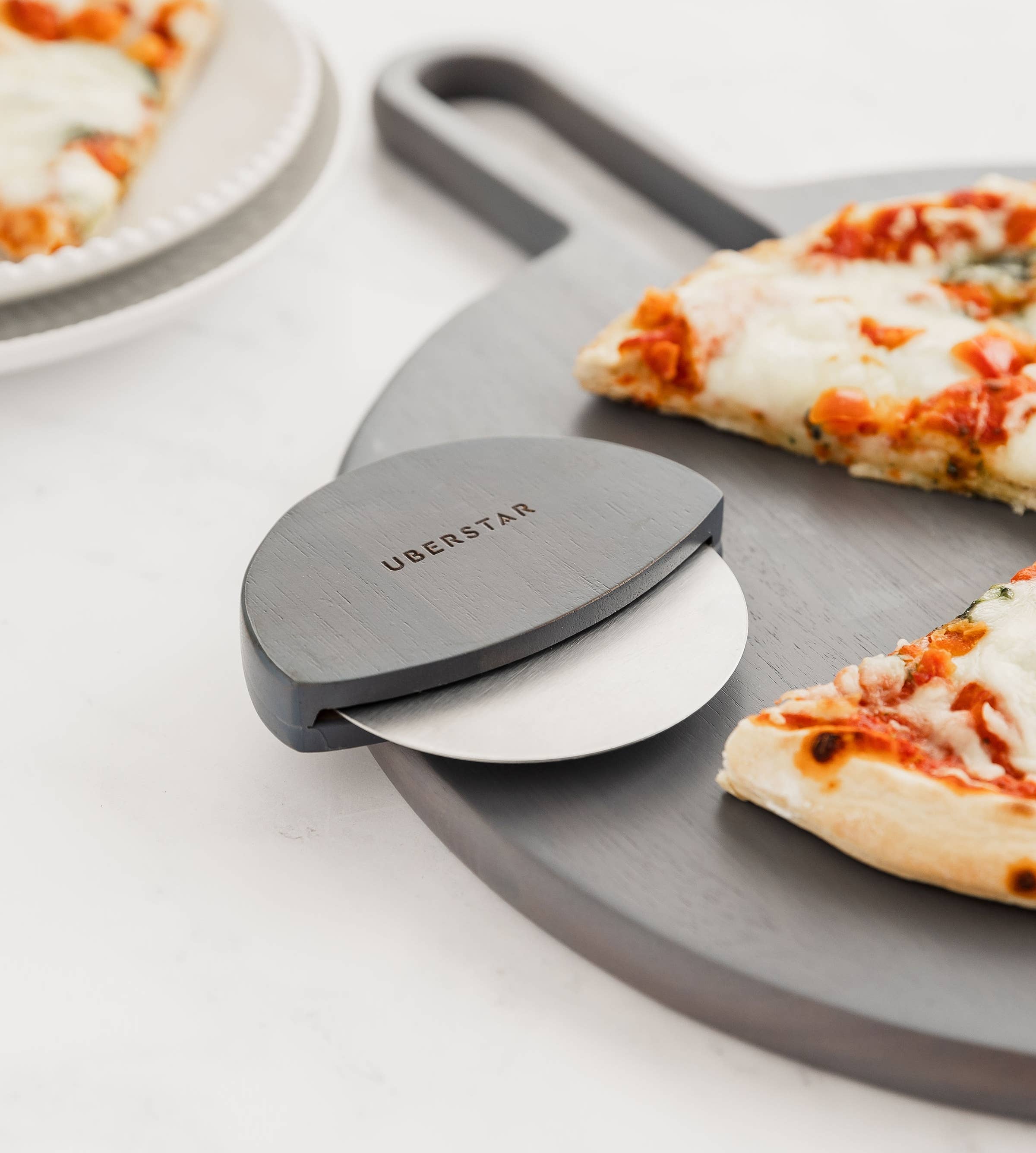 UBERSTAR – wholesale Pizza board – Pizza Board & Cutter Gift Set3