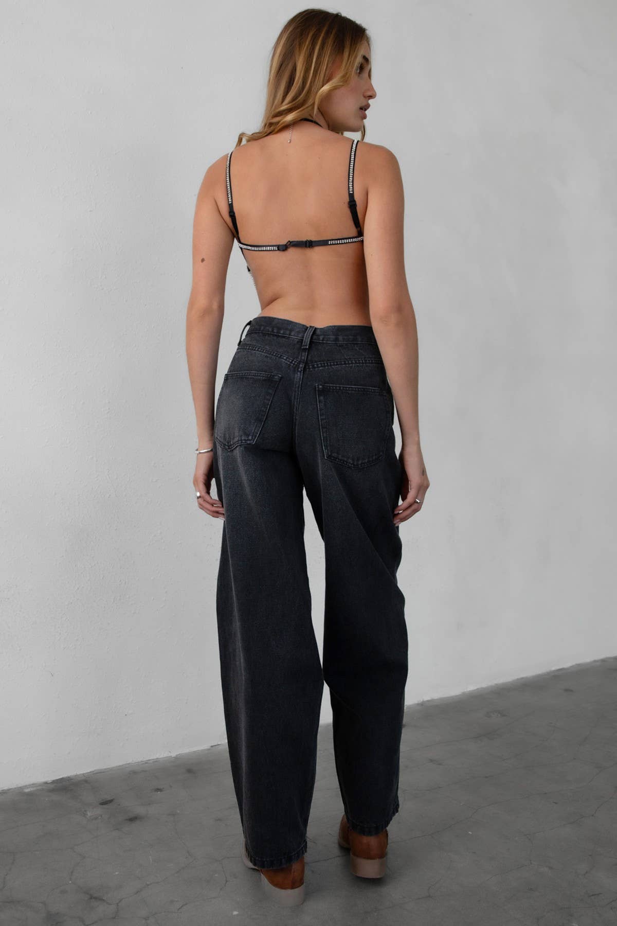 Noir Jean noir en denim mi-hauteur KELSEY orné de strass en vente sur Faire4