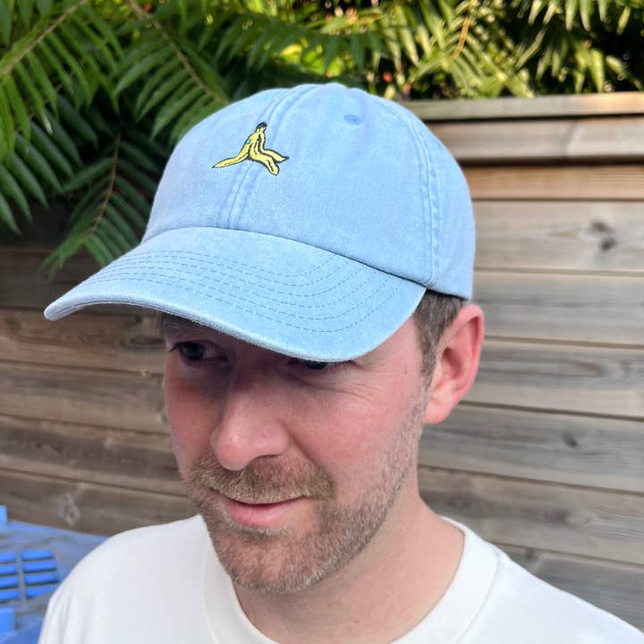 RUTSCHIGE BANANENSCHALENKAPPE für den Großhandel von Cor Blimey