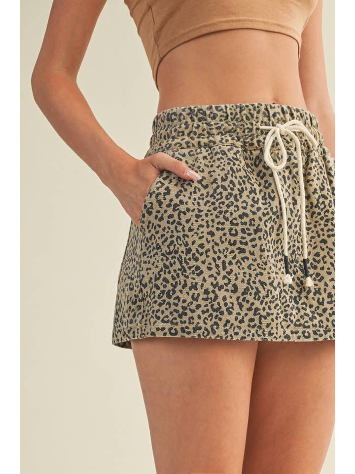 MILK TEA WIDE WAIST BAND WITH DRAWSTRING SKORT for wholesale on Faire4