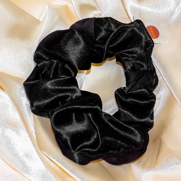 Ciara für den Großhandel von WE ARE SCRUNCH!