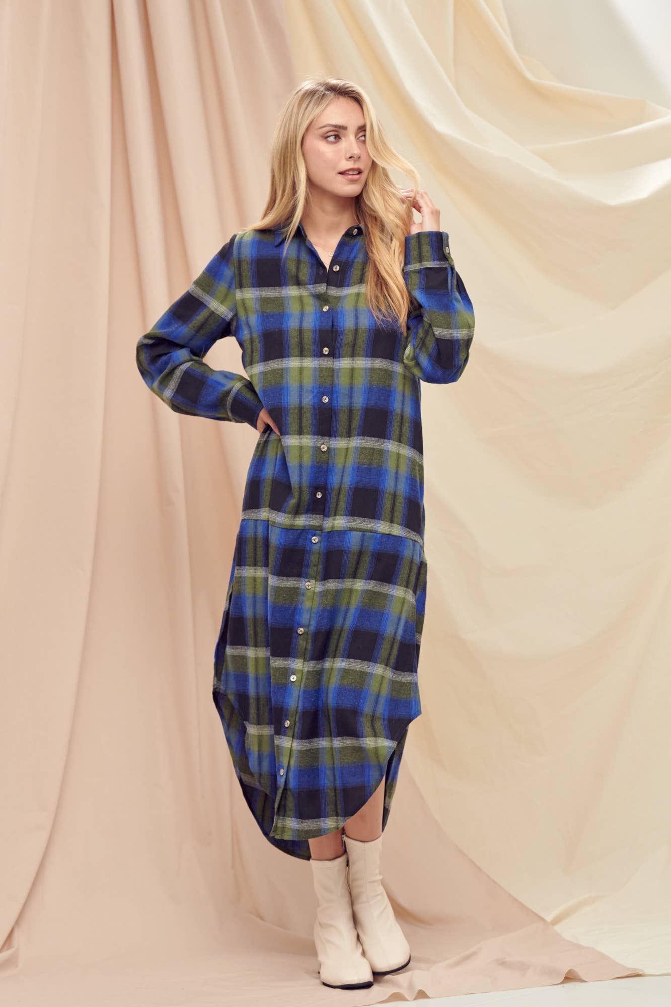 Fore Collection – wholesale Dress – Women's – LONG SLEEVE PLAID BUTTON DOWN DOLPHIN HEM DRESS-DI6187FO7