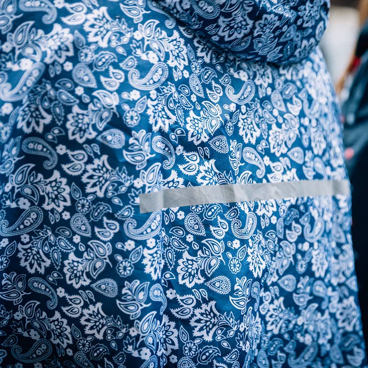 SMATI - Wholesale Poncho - Unisex - Unisex Rain Poncho in Navy Blue White Paisley4