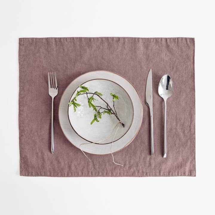 Ashes of Roses hørbordskåner for engroshandel hos Linen Tales (We cover U.S. import duties)