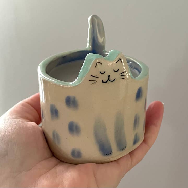 Dariia Dziuba - Wholesale Jar/Filled Candle - Artisan Soy Wax Candle in Reusable Ceramic Cat Container