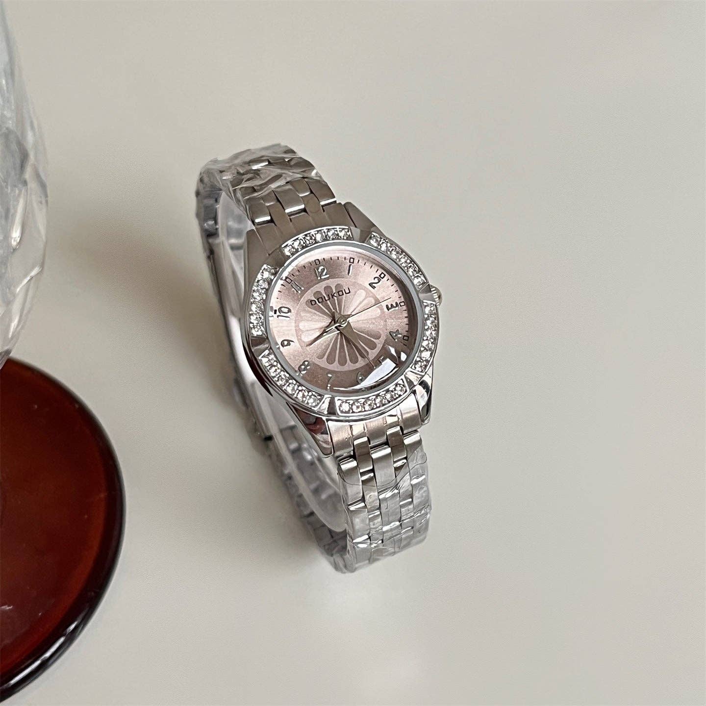 Dipped Shop – wholesale Wrist watch – Women's – Rhinestone Round Dial Chic Quartz Watch DP25F7546