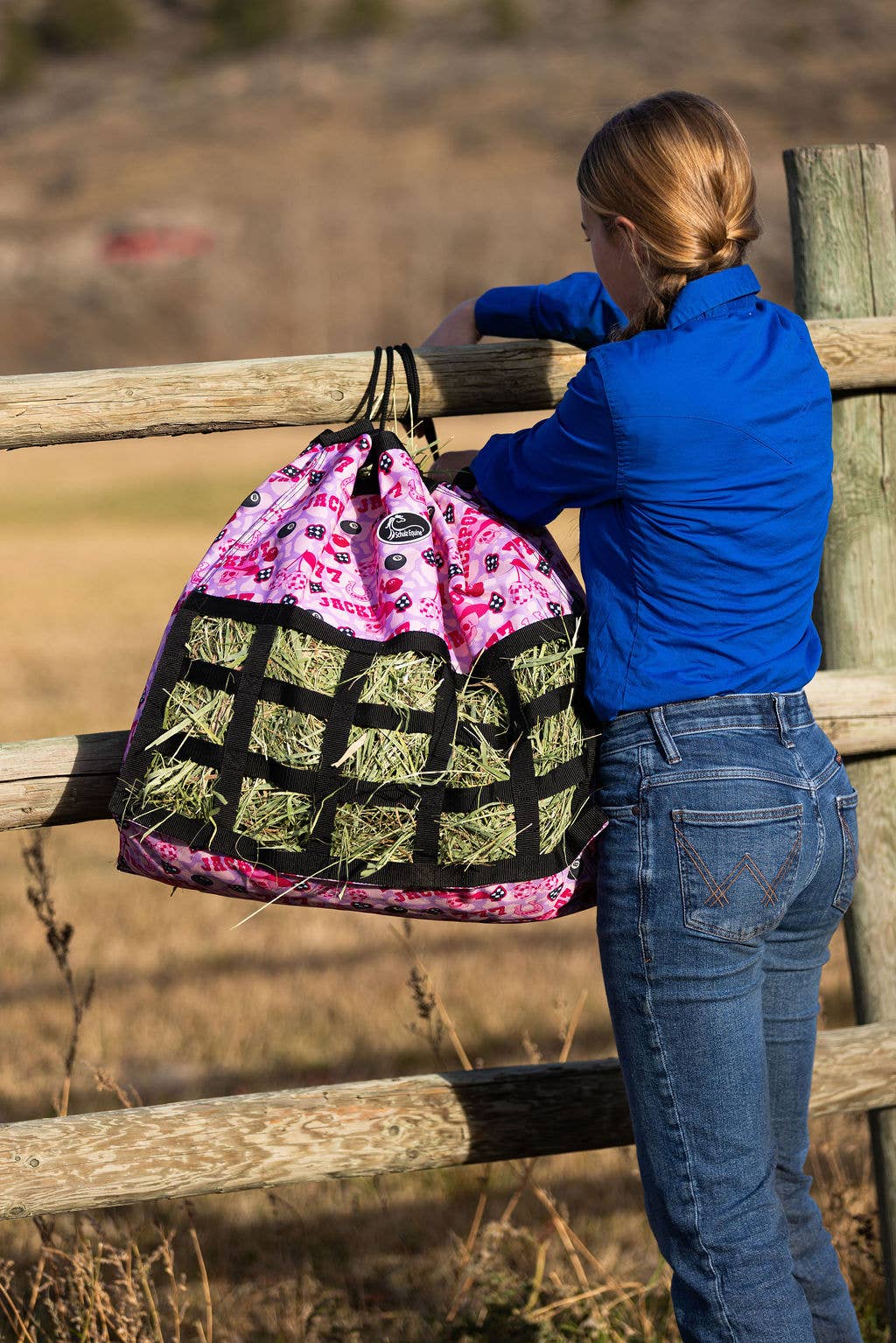 Schulz Equine - Vente Équipement d’équitation - Sac à foin Happy Trailer en nylon 600D résistant17