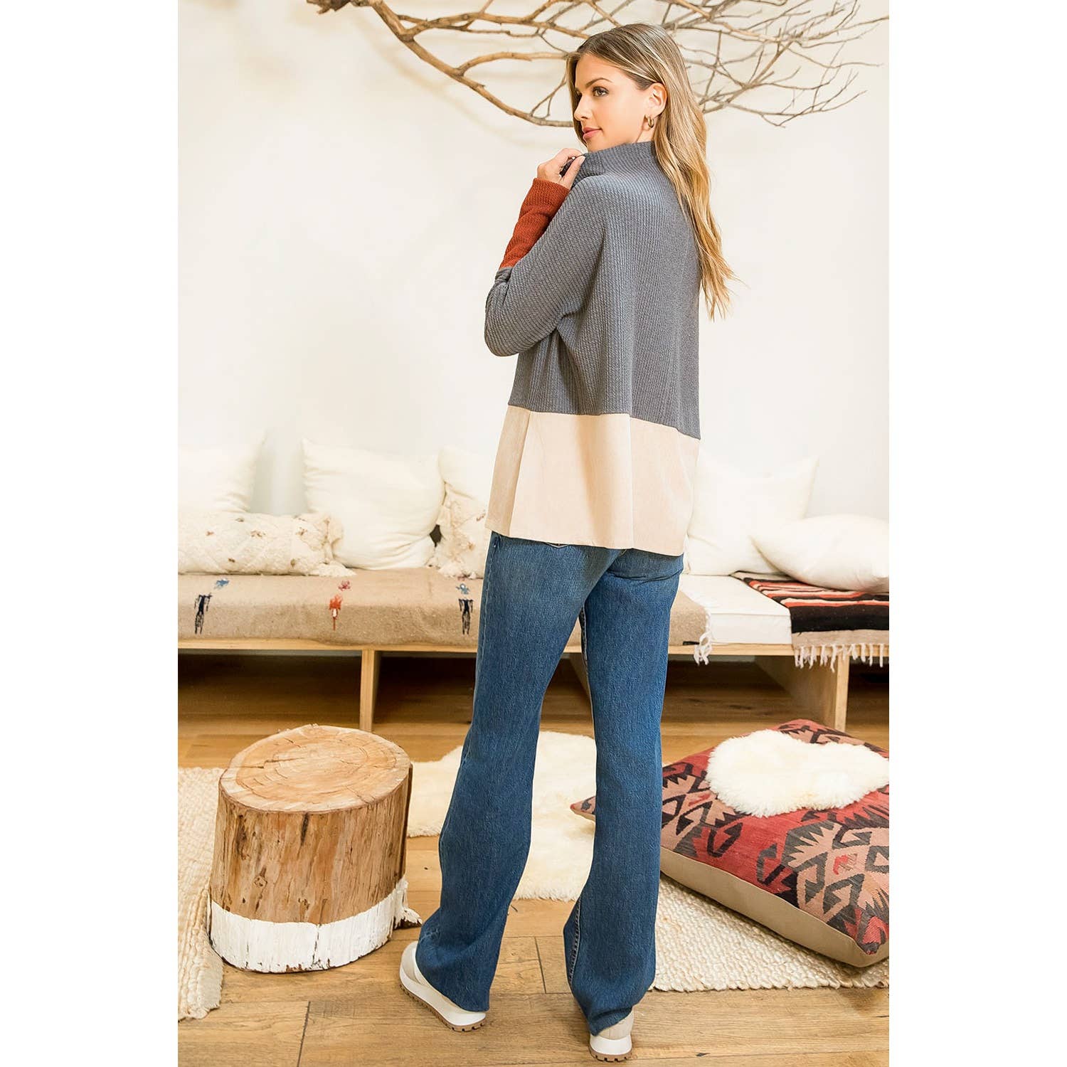 GRIGIO SCURO Top Colorblock con scollo a imbuto in vendita all'ingrosso su Faire4