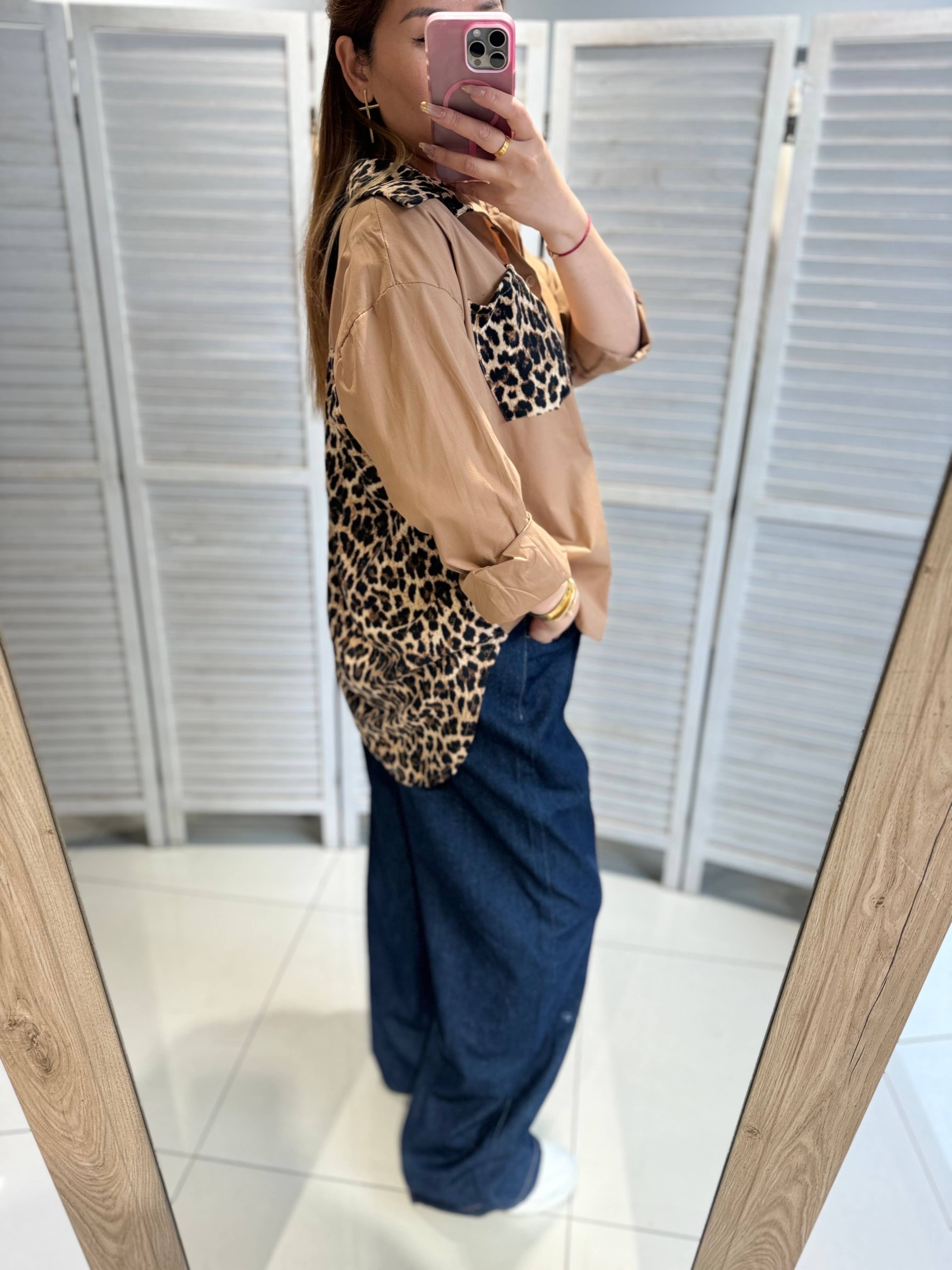 VICTORIA&ISAAC – Camisa com botões no colarinho – Mulher por atacado – Camisa com gola estampada animal - M279castanho1