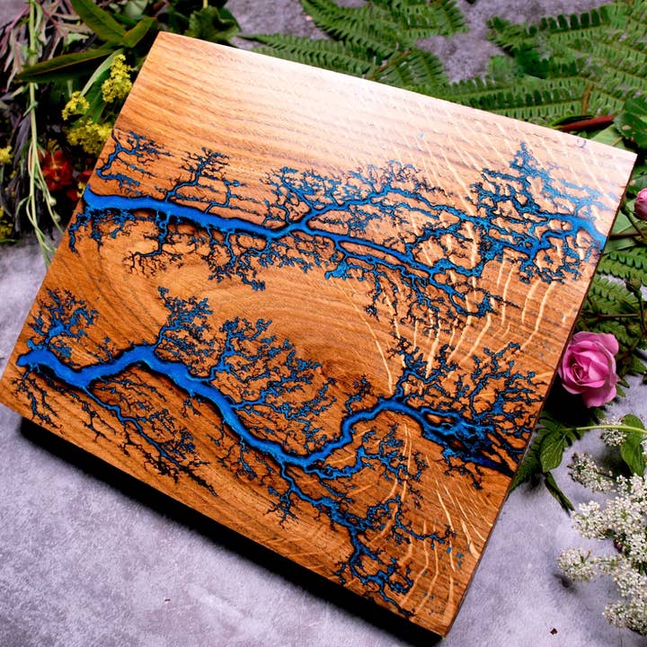 Wildflower Designs - Wholesale Cheese board - Handmade Lichtenberg Oak Epoxy Resin Cheese and Wine Set6