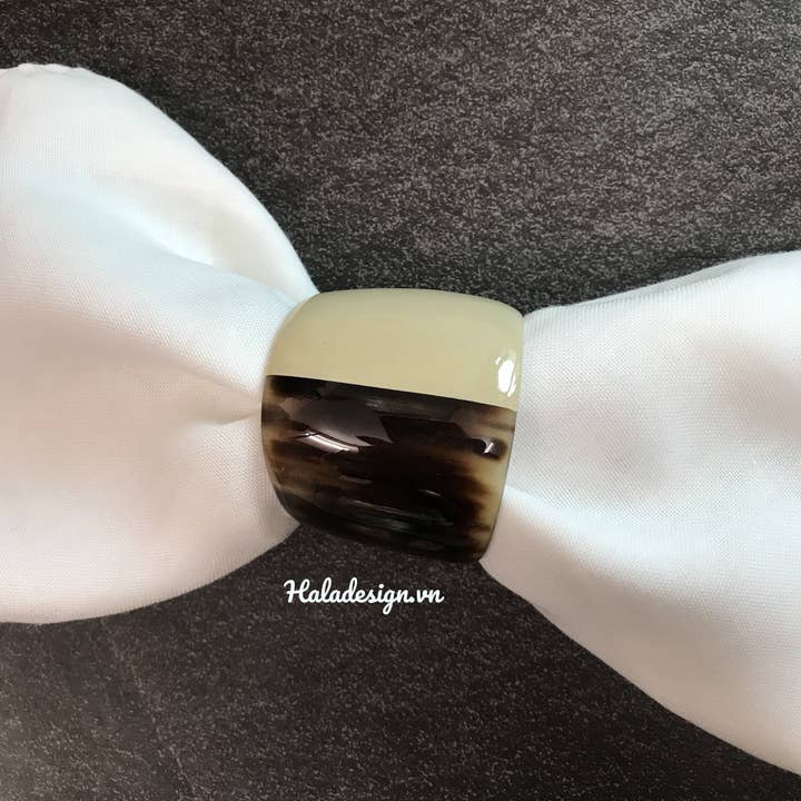 Hala Design - Wholesale Napkin Ring - Lacquered Buffalo Horn Napkin Ring2