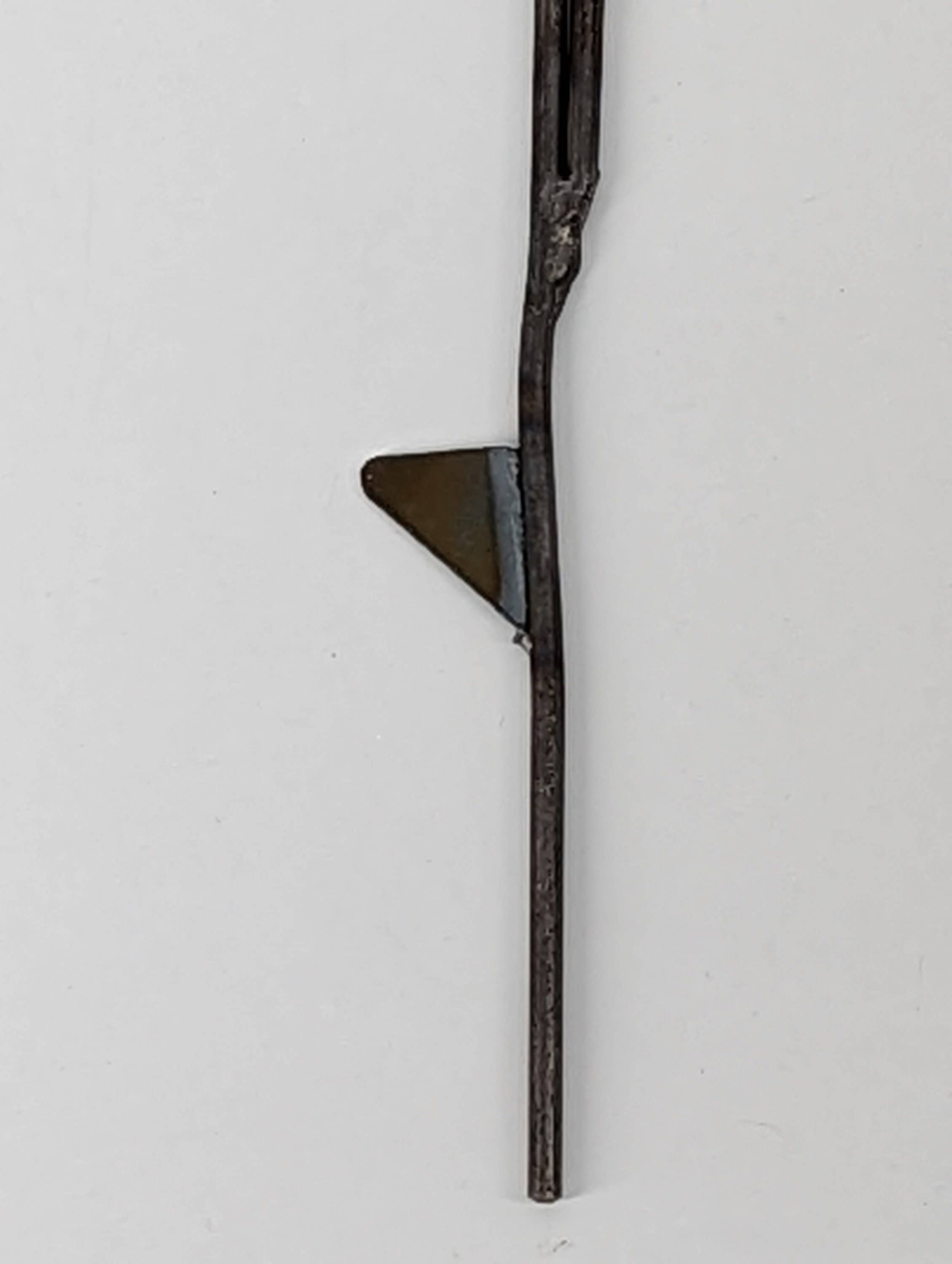 Designs by Dieter, LLC - Wholesale Garden/Lawn Stake - Metal Bee Yard Stake, Double Bee6