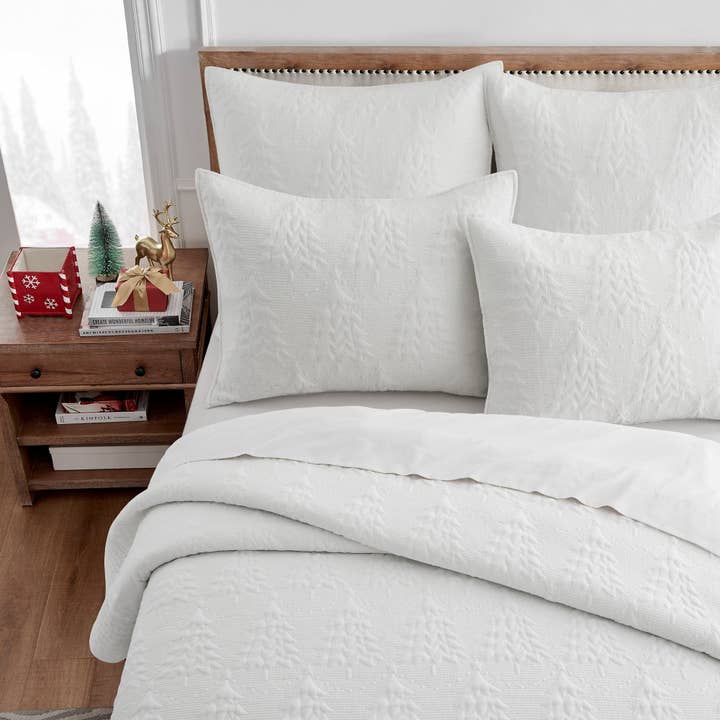 Levtex Home - Wholesale Bedding Set - O Christmas Tree Quilt Set