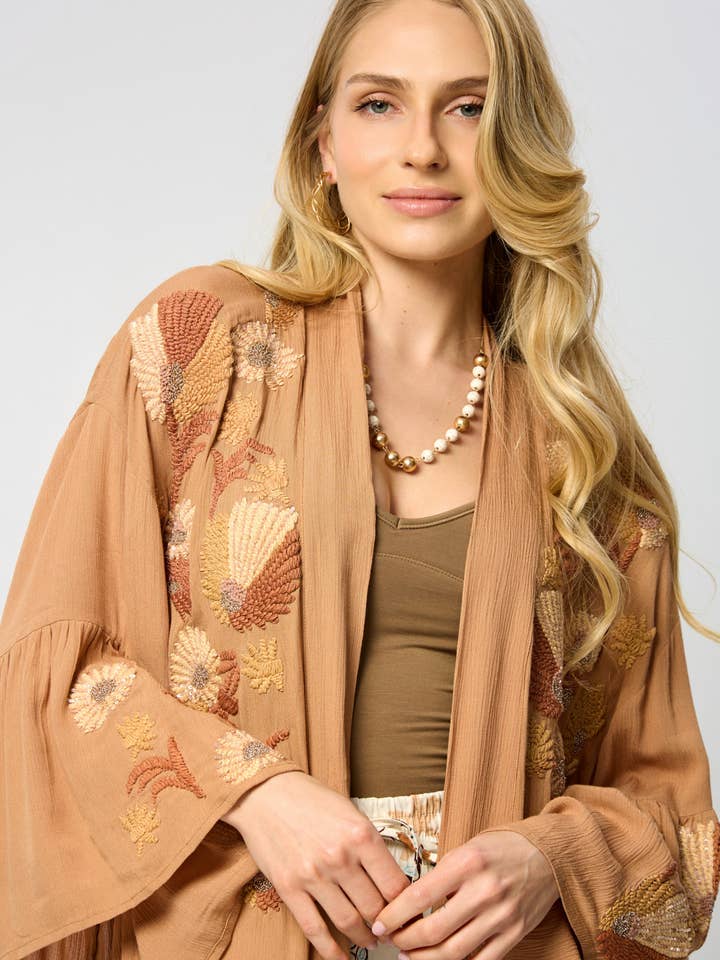 SAACHI - Wholesale Kimono - Women's - Floral Embroidered Kimono4