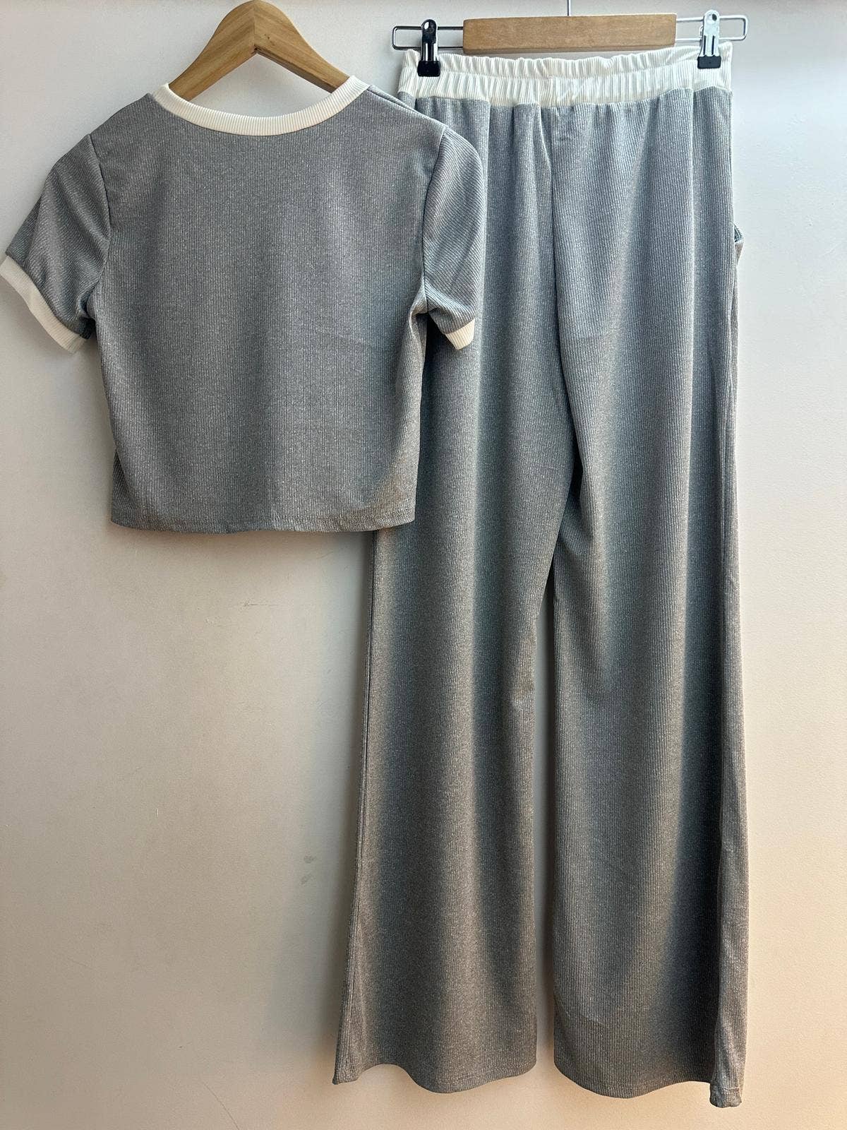 LORIANE – Engroshandel Loungesæt - Dame – LORIANE sæt med stribet top og bukser i one size3