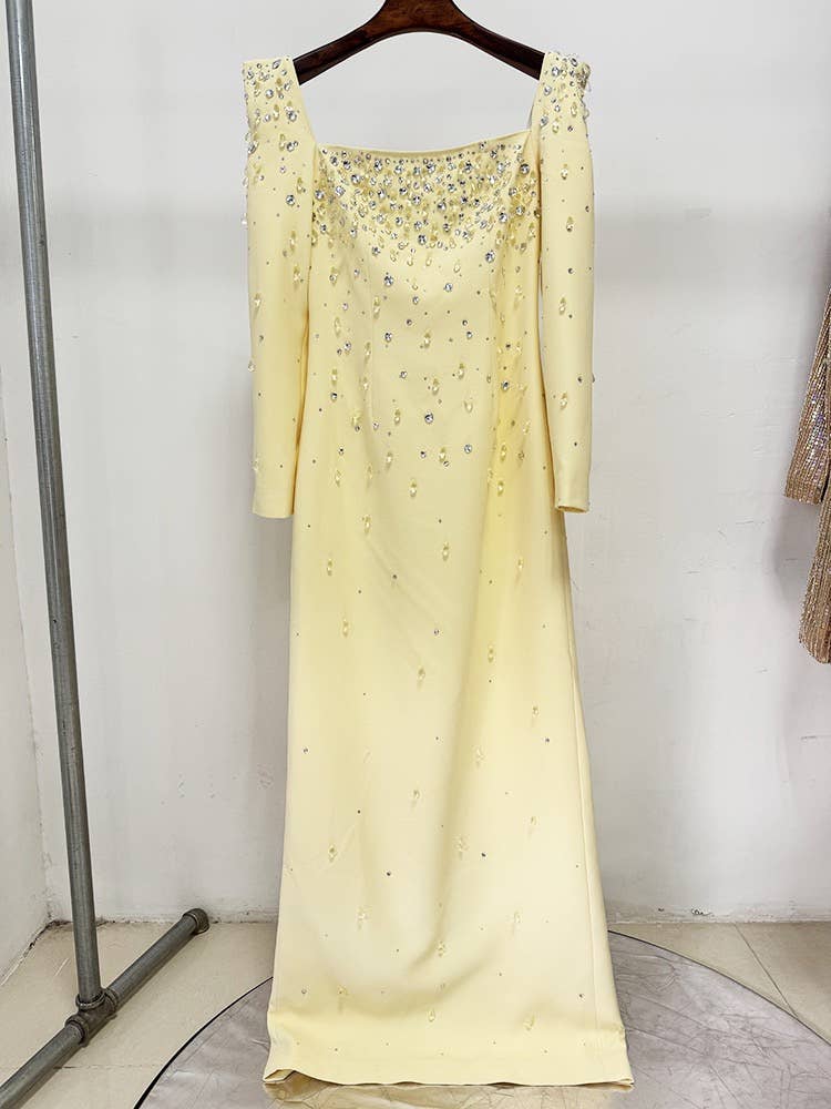 Productseeker – Vestido comprido - Mulher por atacado – Vestido amarelo DR745Y com decote quadrado e diamantes aplicados à mão9