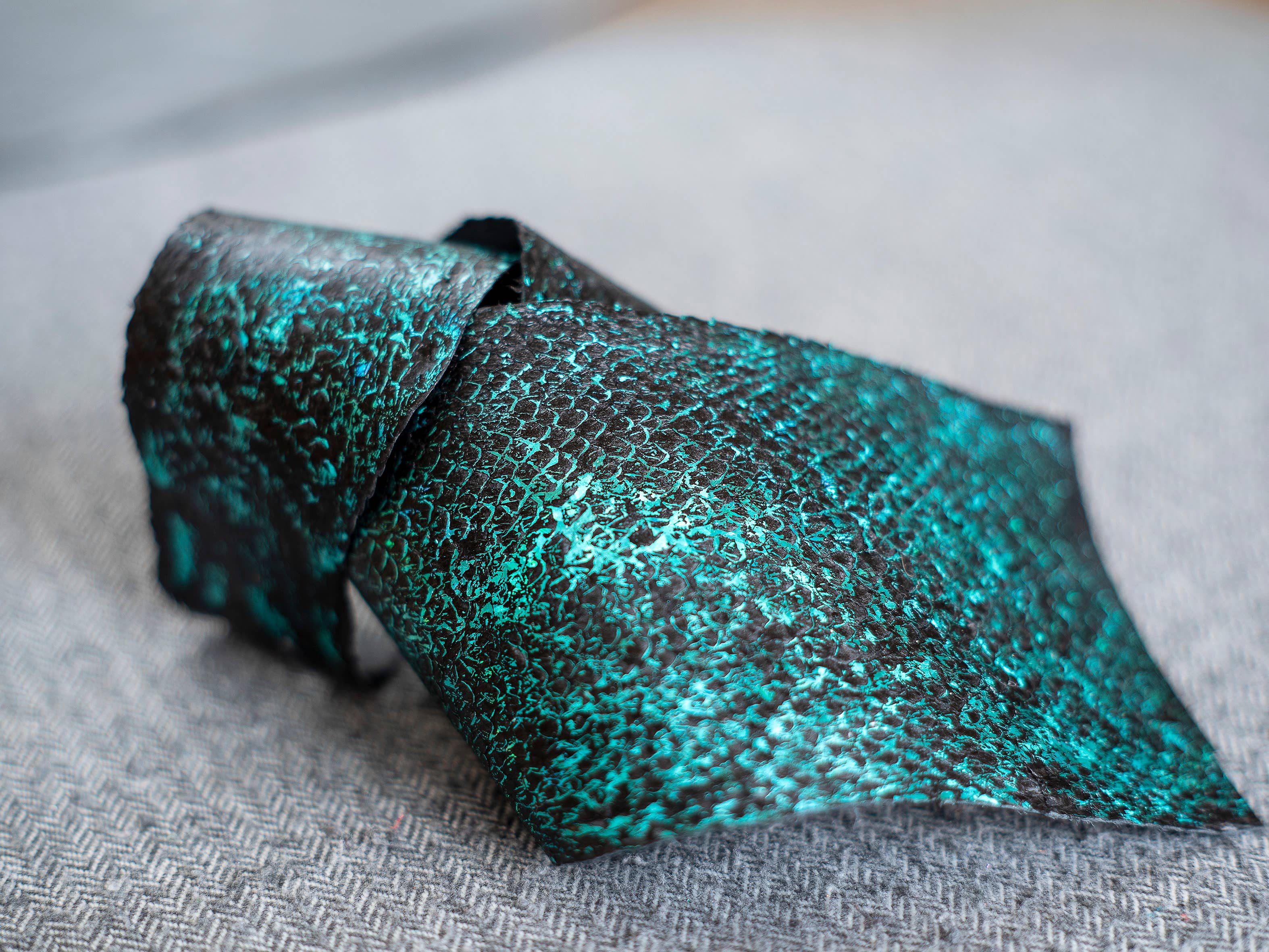 Fish Leather Studio – Großhandel Bastelzubehör – Nordatlantischer Lachsleder| Fischleder | Lederhandwerk4