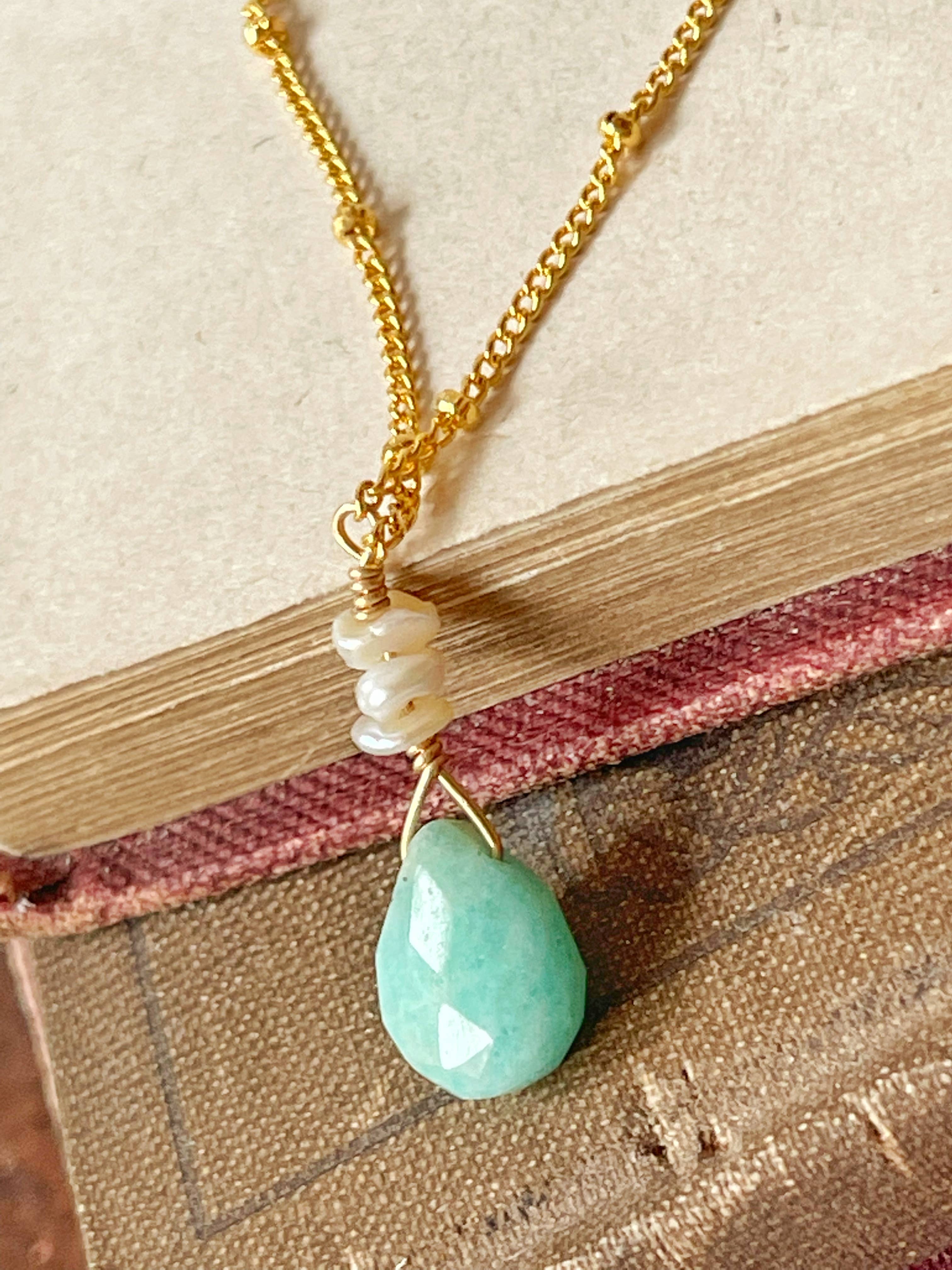 Rage Gems & Jewelry - Vente Colliers à pendentif - Collier en chrysoprase naturelle et perles d'eau douce4