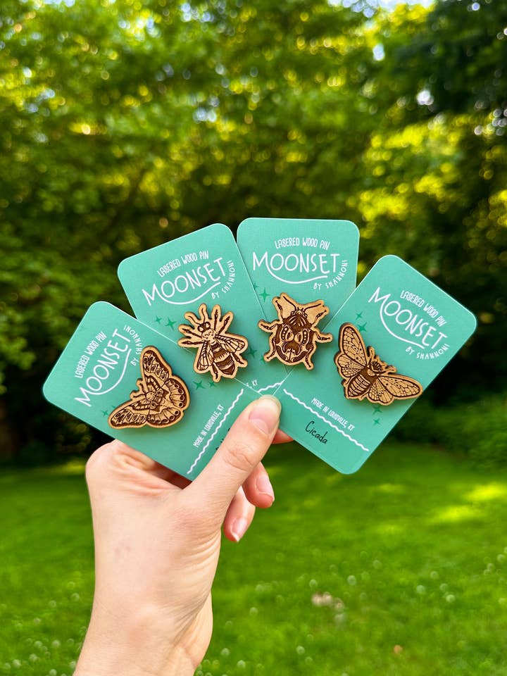 20pcs Assorted Insects Wood Lapel Pins for wholesale by Moonset