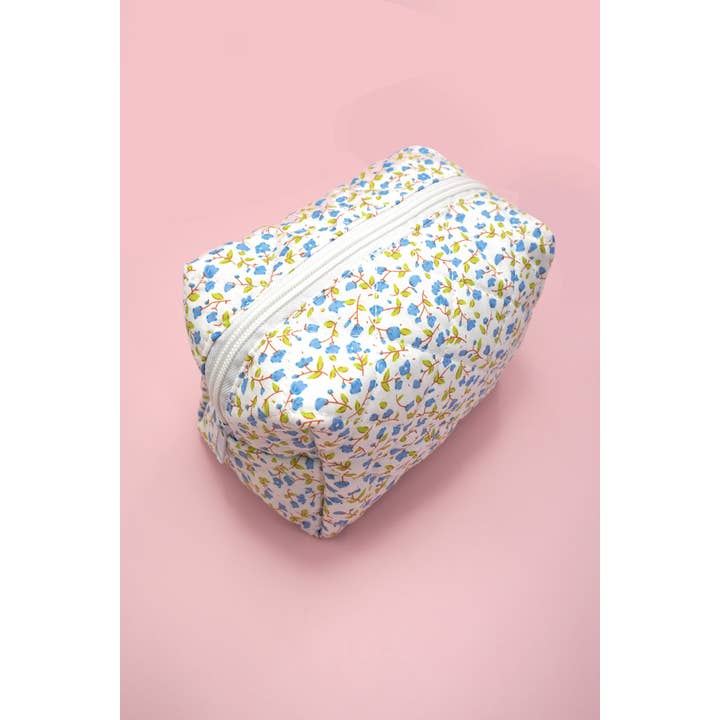 JOSSLYN by wall to wall - Wholesale Makeup/Cosmetic Bag - DITSY QUILTED COTTON FLORAL COSMETIC POUCH BAG | 40P557